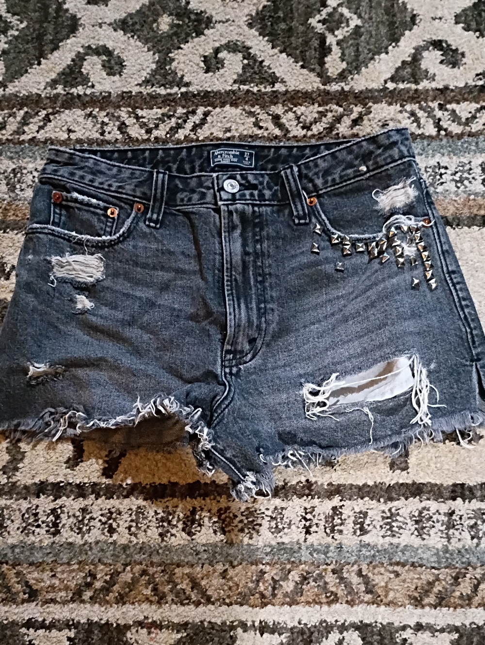 Abercrombie & Fitch Distressed Studded Women's Denim Shorts - Black Wash